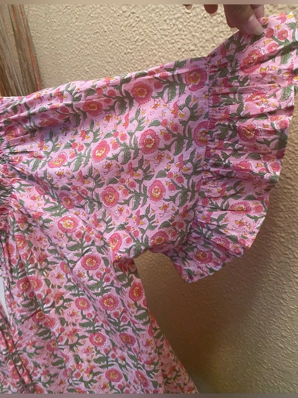 Tuckernuck - NEW - Pink Floral Tie-Neck Ruffle Sleeve Top